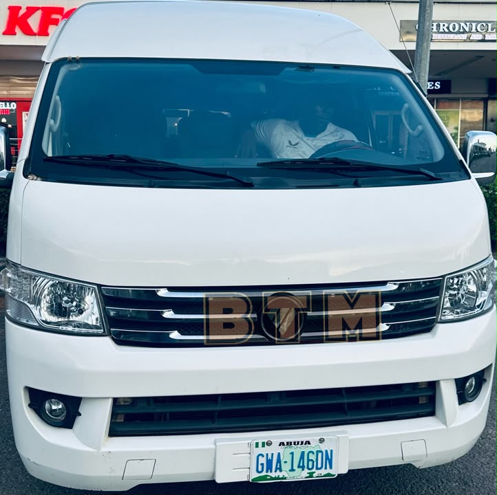 BRAND NEW 2022 HIACE BUS