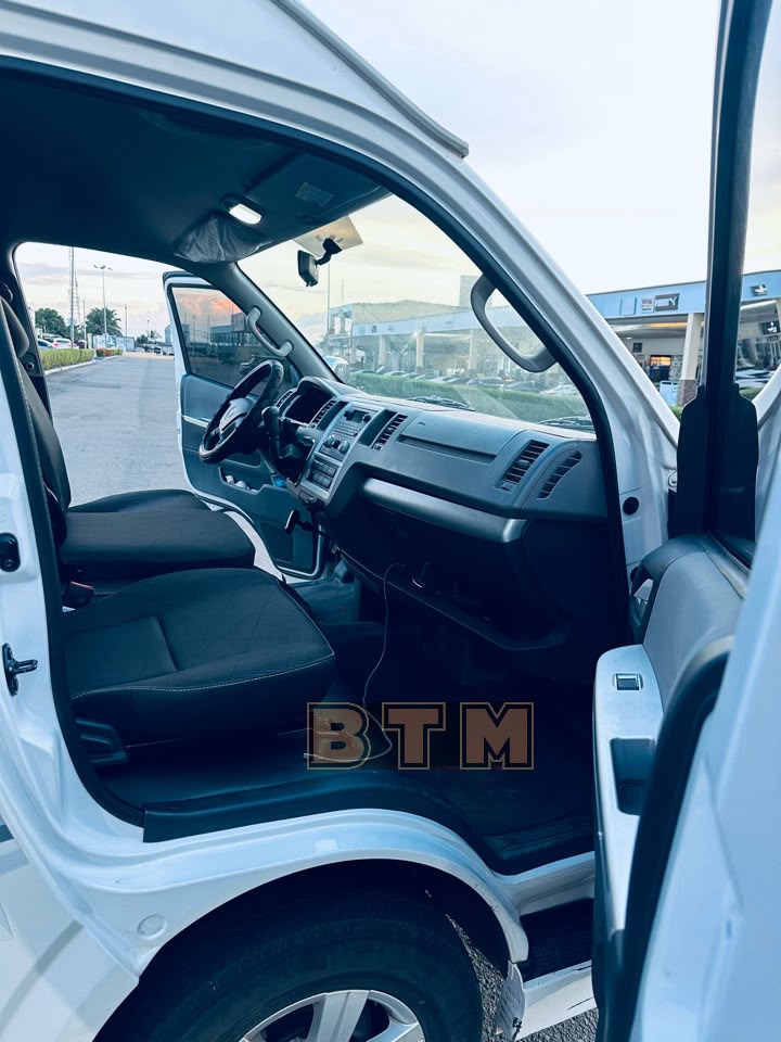 BRAND NEW 2022 HIACE BUS
