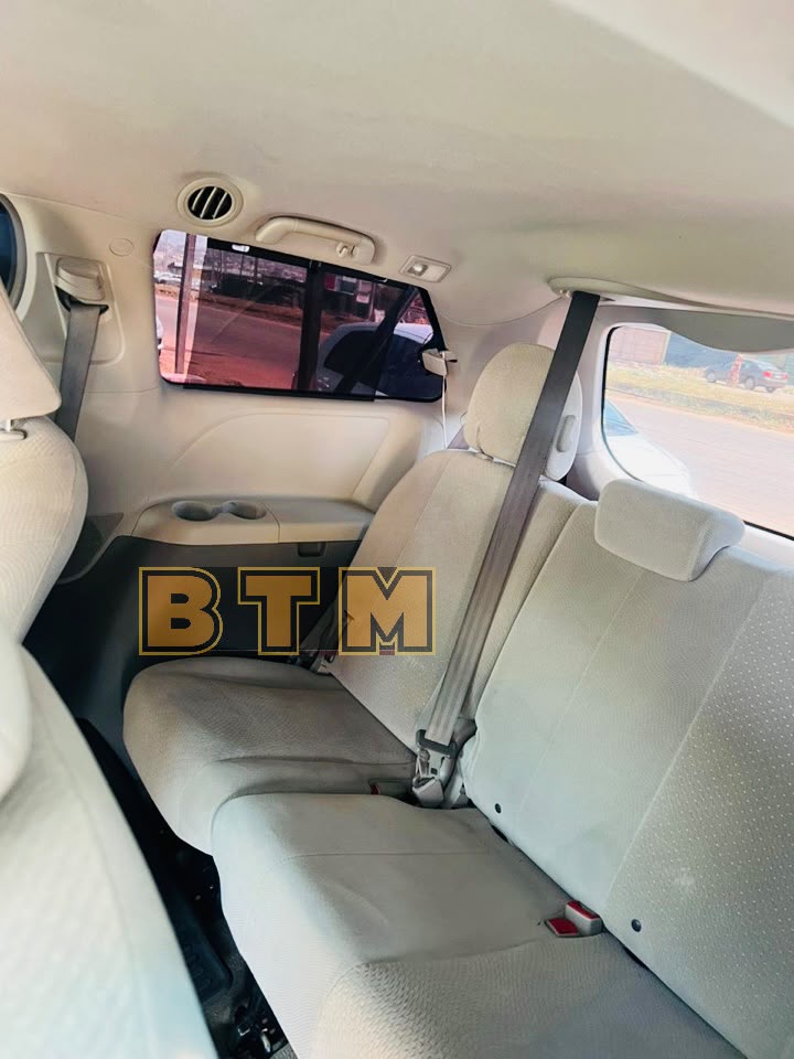 TOYOTA SIENNA 2015 LE
